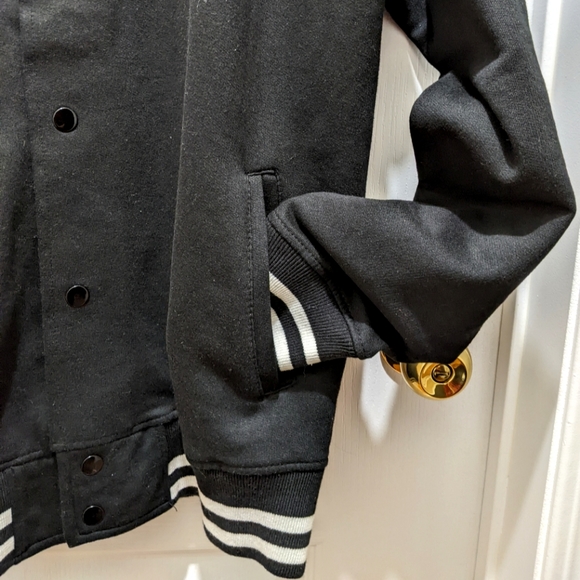 3/$30 Men's Black Sports Varsity jacket - Picture 4 of 6